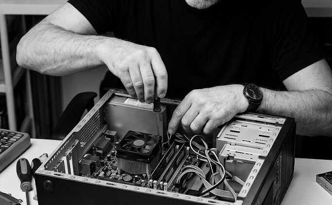Erfaren IT-tekniker og elektronikingeniør udfører computer reparation, IT hjælp, virus rensning og opsætning af Mac i Sabro og Aarhus